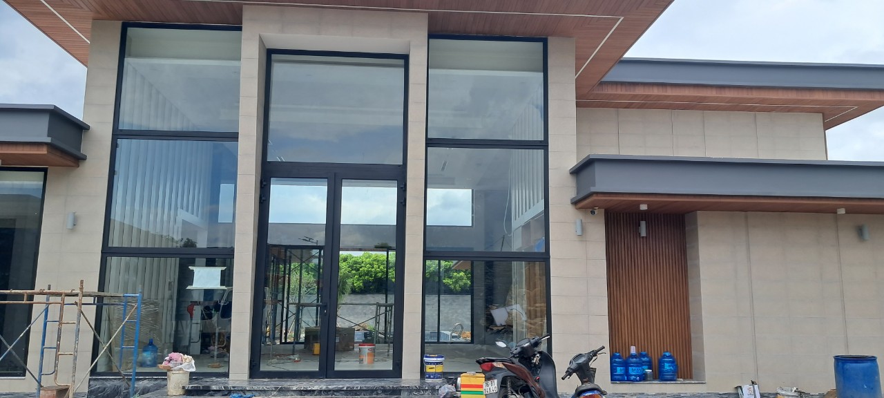 Đơn vị lắp đặt cửa nhôm cao cấp TP.HCM: Giải pháp thi công trọn gói uy tín
