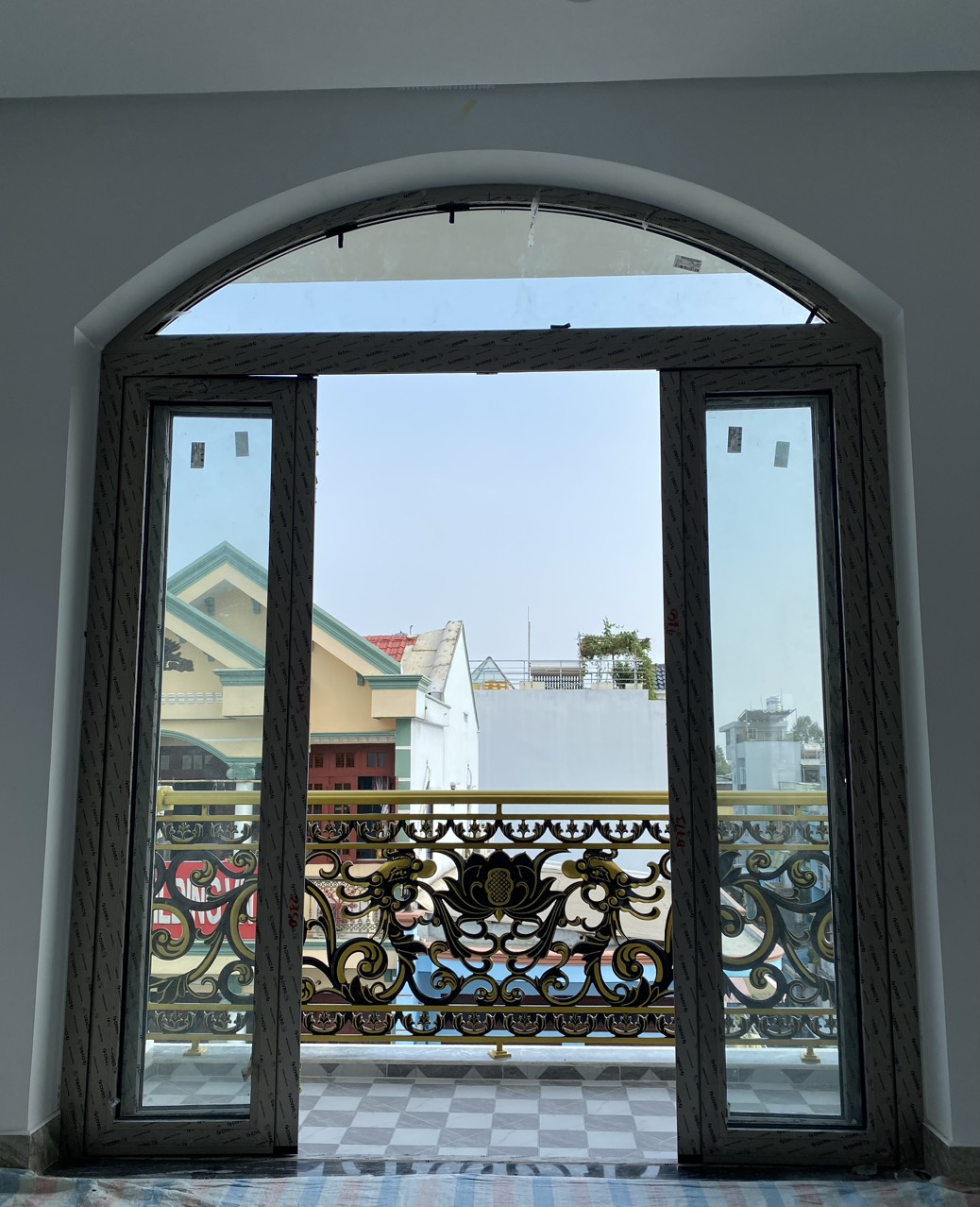 Cửa Nhôm CIVRO Tiêu Chuẩn Châu Âu: Hướng Dẫn Nhập Khẩu Chính Hãng